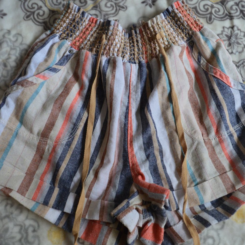 Mid-rise Shorts